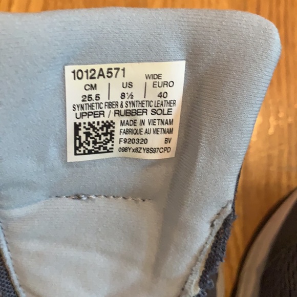 Asics Amplifoam Sneakers - Picture 8 of 8